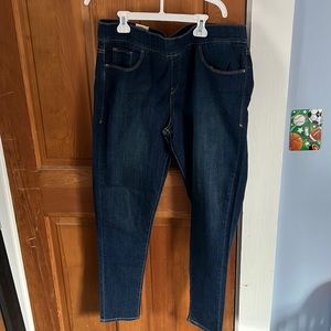Women’s brand new Levi’s pull on leggings